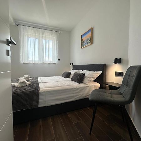 Apartments Pina Kornić 外观 照片